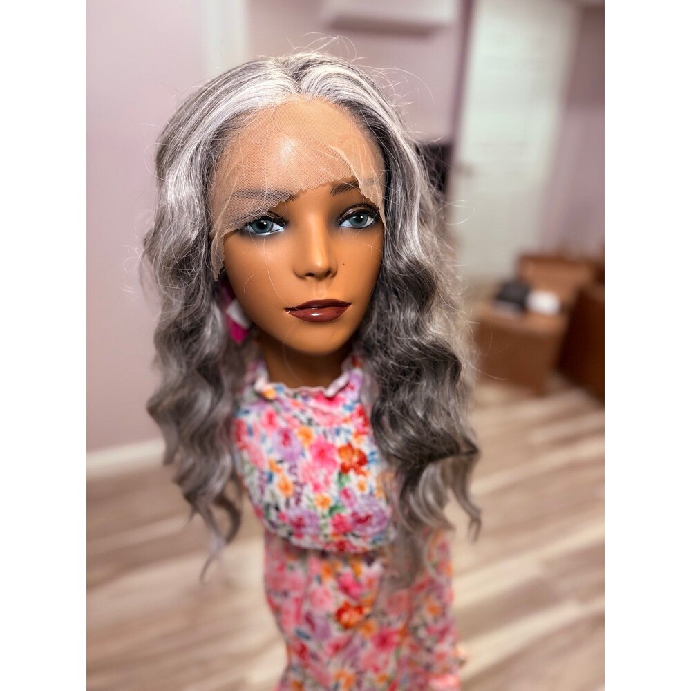 Chelsey Smith Cosmetics “DelRey SALT and pepper Petite” Wig New